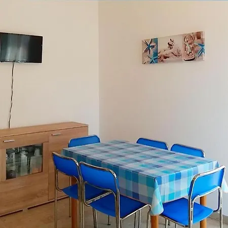 Apartment Vittorio Veneto 9 Borghetto Santo Spirito