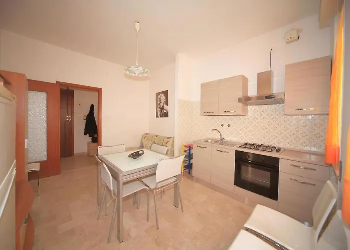 Vittorio Veneto 9 *